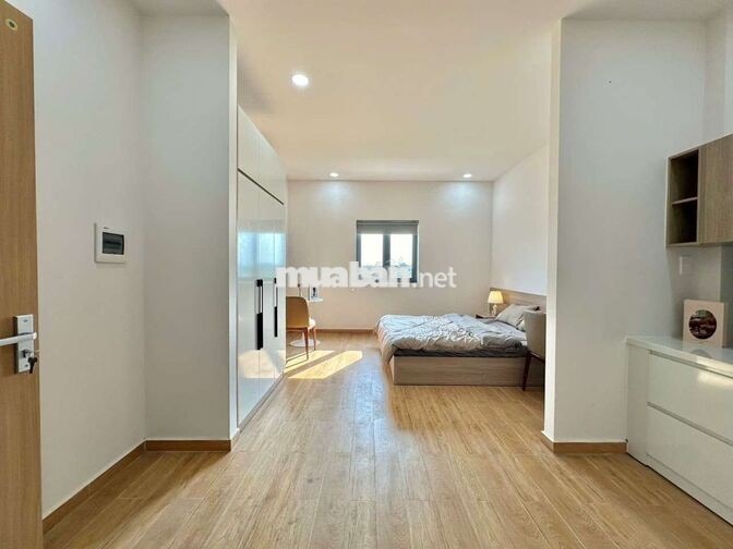 Studio rộng 40m2 - gần trường RMIT, gần Lotte, Crescent Mall, ..