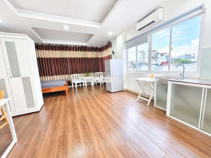 Studio rộng 40m2 - gần trường RMIT, gần Lotte, Crescent Mall, ..