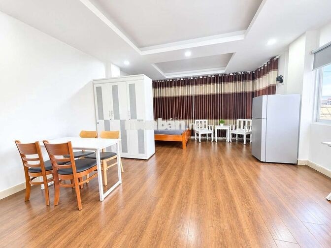 Studio rộng 40m2 - gần trường RMIT, gần Lotte, Crescent Mall, ..