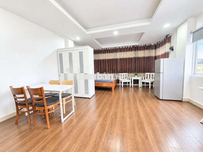 Studio rộng 40m2 - gần trường RMIT, gần Lotte, Crescent Mall, ..