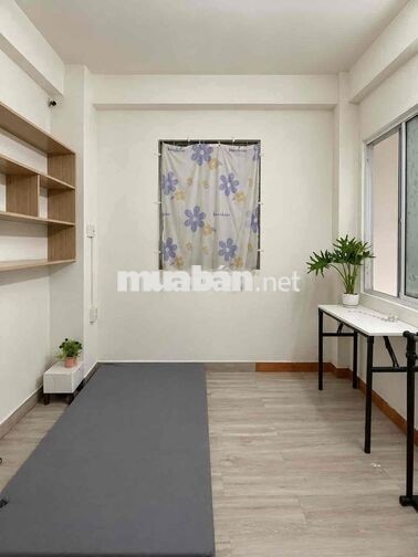 Phòng nội thất sẵn, Ở liền được. 409/2 Hoà Hảo.  Cách UEH cơ sở B 230m