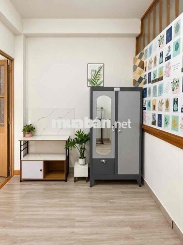 Phòng nội thất sẵn, Ở liền được. 409/2 Hoà Hảo.  Cách UEH cơ sở B 230m