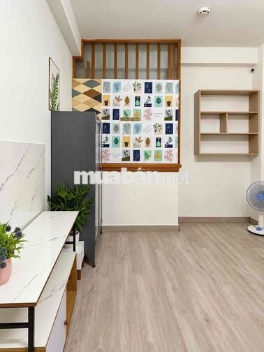 Phòng nội thất sẵn, Ở liền được. 409/2 Hoà Hảo.  Cách UEH cơ sở B 230m