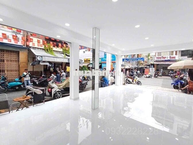 Cho thuê nhà góc 2 mặt tiền Nguyễn Thiện Thuật quận 3, giá 5x