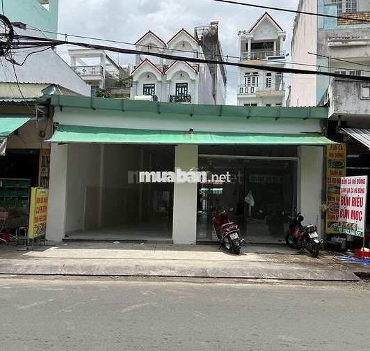 Nhà mặt tiền Phạm Văn Bạch to rộng - Vị trí thuận lợi cho gia đình