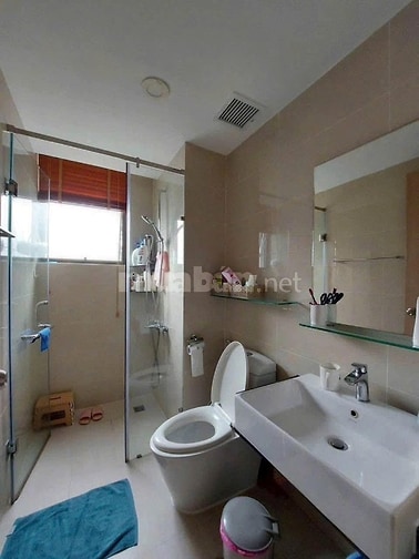 Căn góc 2 Ban công C/c Hoa Sen 3PN, 106m2, sẵn nội thất giá 14,5tr/th