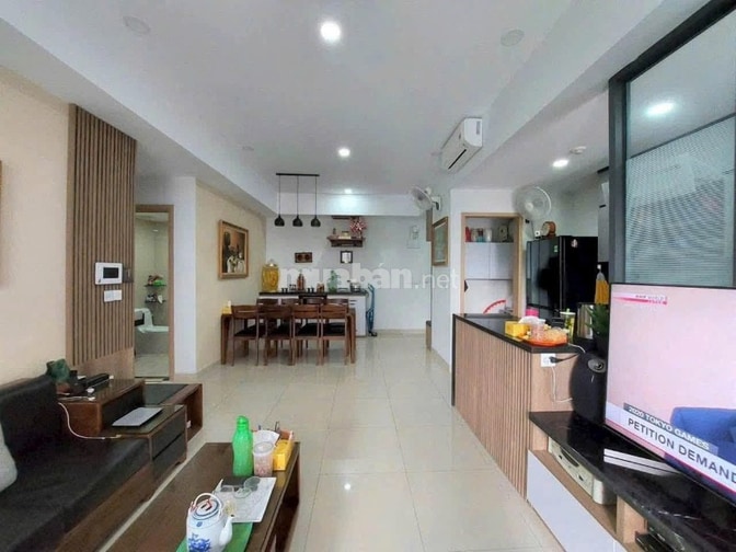 Căn góc 2 Ban công C/c Hoa Sen 3PN, 106m2, sẵn nội thất giá 14,5tr/th