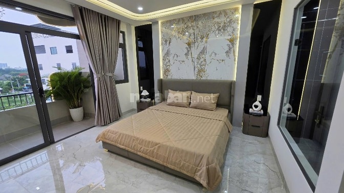 NHÀ CÓ THANG MÁY - CẦN BÁN GẤP - 4.3M X 18M NGAY THẠNH XUÂN 25 , SHR 