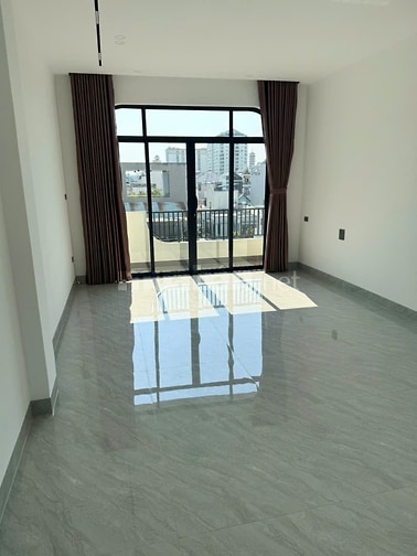 HXH 612/22A Sư Vạn Hạnh, Q10 DT 4x16m, 5 tấng, Giá 34.5 triệu/tháng