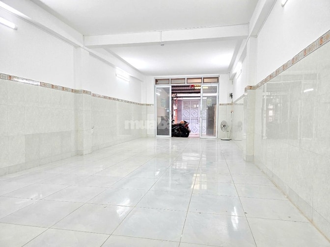 Cho thuê mặt bằng 4m x 10m hẻm xe hơi Hồ Văn Huê
