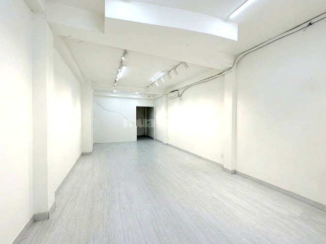 Mặt bằng cho thuê Đinh Bộ Lĩnh 4m dài 10m