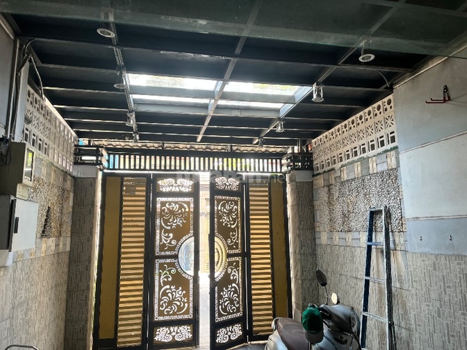 Quá rẻ nhà Mặt Tiền, Vị trí đẹp, 2 mặt tiền, thang máy, nhà thông minh