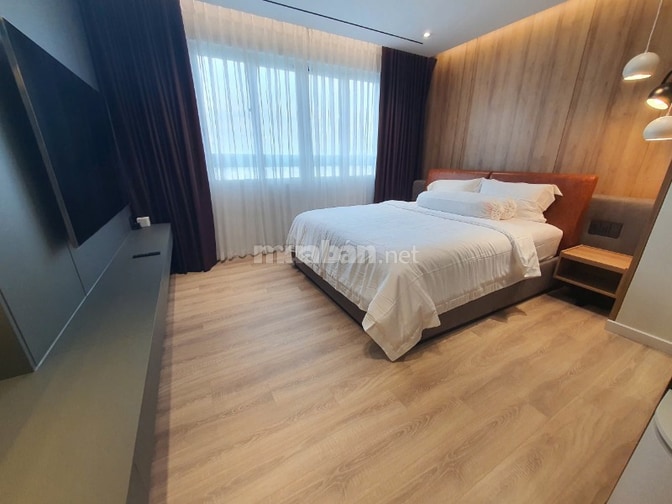 Cần bán lại căn hộ cao cấp Hùng Vương Plaza, 3PN, lầu cao, sổ hồng sẵn