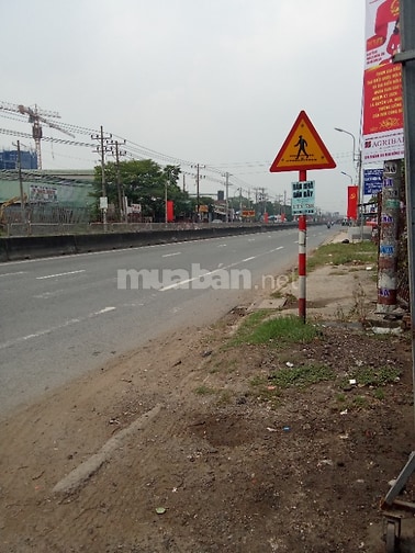 Cần bán xưởng mặt tiền Quốc Lộ 1A cách chợ Bình Chánh HCM 2km 40_50 th