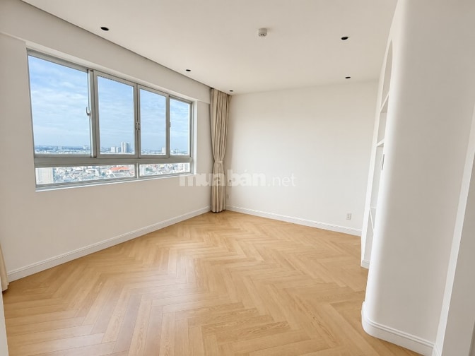 Cần Bán Căn Hộ Hùng Vương Plaza, Q5 - 121m2 (3PN, 3WC), Sổ Hồng Riêng