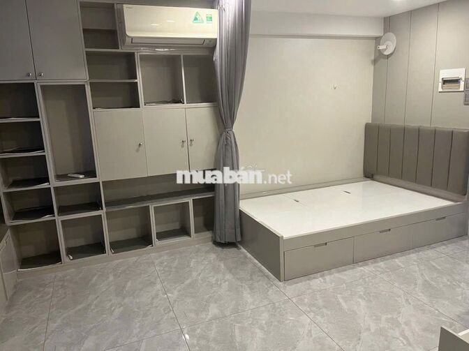Văn phòng - Căn hộ 35mv, 3 phòng + ban công