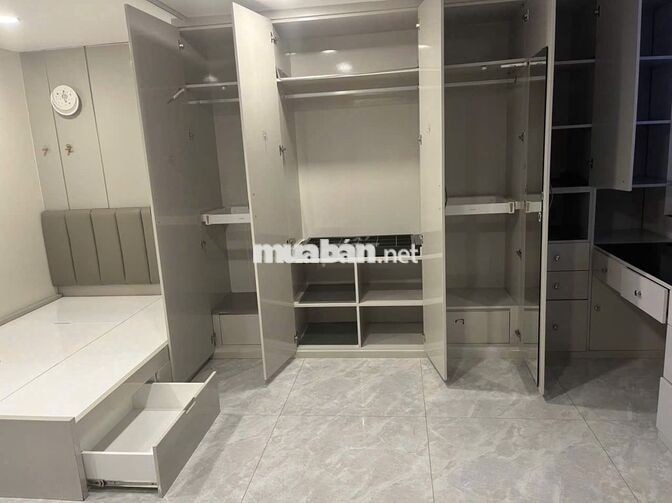 Văn phòng - Căn hộ 35mv, 3 phòng + ban công