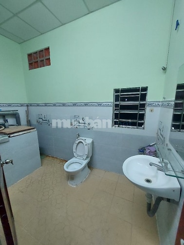 Chính chủ, nhà hẻm người Hoa định cư lâu năm