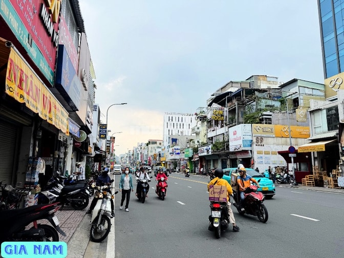 BÁN NHÀ MẶT TIỀN KINH DOANH : 95 PHAN ĐÌNH PHÙNG - P. 17 - PHÚ NHUẬN