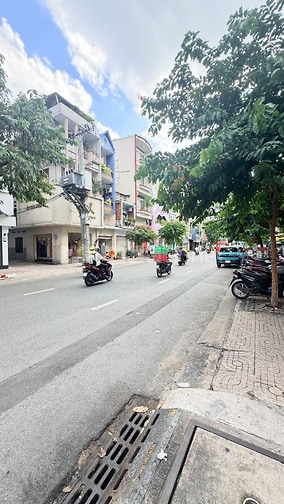 Bán toà nhà MT 6m đường Nguyễn Đình Chiểu, Quận 3