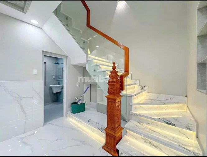 Bán nhà oto đón tận nơi có dòng tiền cho thuê