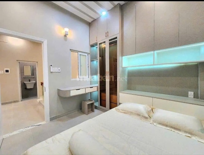 Bán nhà oto đón tận nơi có dòng tiền cho thuê