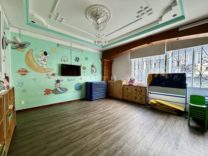 MẶT TIỀN 5 TẤM ĐÚC NGANG 10M CÓ VỈA HÈ NGAY BẢY HIỀN