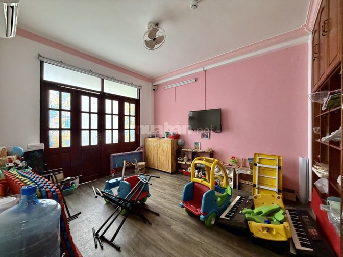 MẶT TIỀN 5 TẤM ĐÚC NGANG 10M CÓ VỈA HÈ NGAY BẢY HIỀN