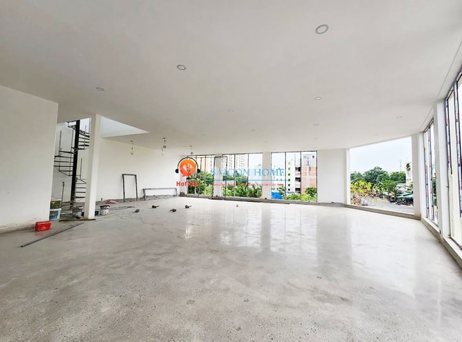 CHO THUÊ TÒA NHÀ GÓC 2 MẶT TIỀN SÀN TRỐNG SUỐT TRỤC LƯƠNG ĐỊNH