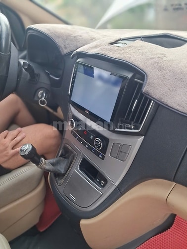 Bán xe Huynhdai Starex máy dầu màu bạc 