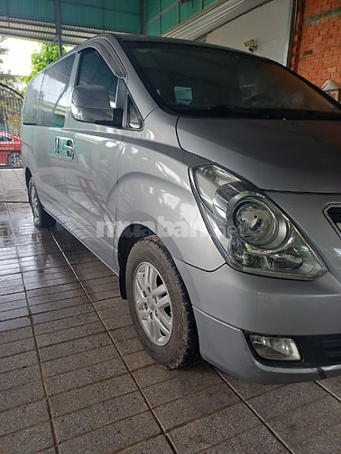 Bán xe Huynhdai Starex máy dầu màu bạc 