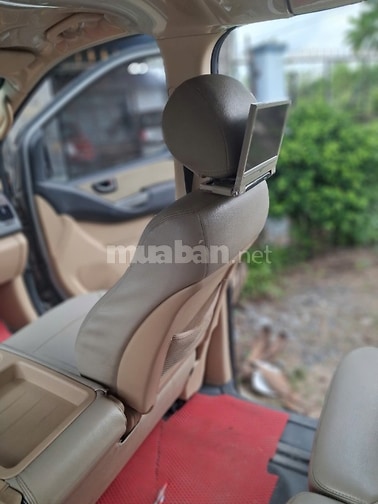Bán xe Huynhdai Starex máy dầu màu bạc 