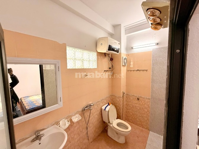 Cho thuê nhà Đội Cấn 40m x 4 tầng, 3 ngủ, ngõ rộng, giá 14 triệu