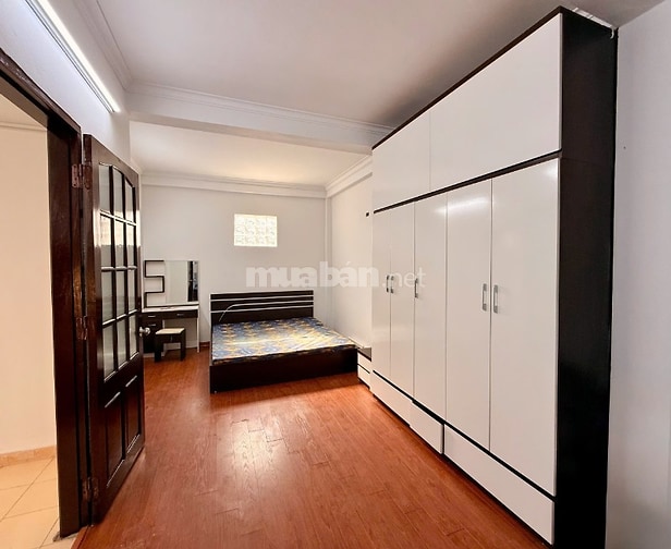 Cho thuê nhà Đội Cấn 40m x 4 tầng, 3 ngủ, ngõ rộng, giá 14 triệu