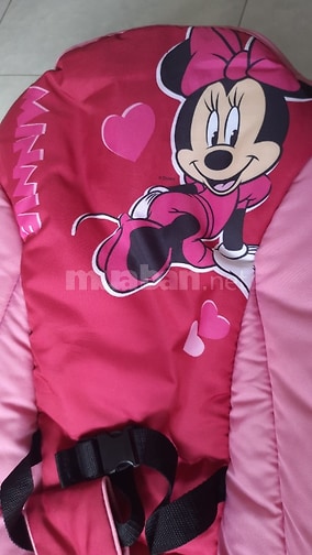 Thanh lý ghế bập bênh tựa lưng Disney cho bé gái.