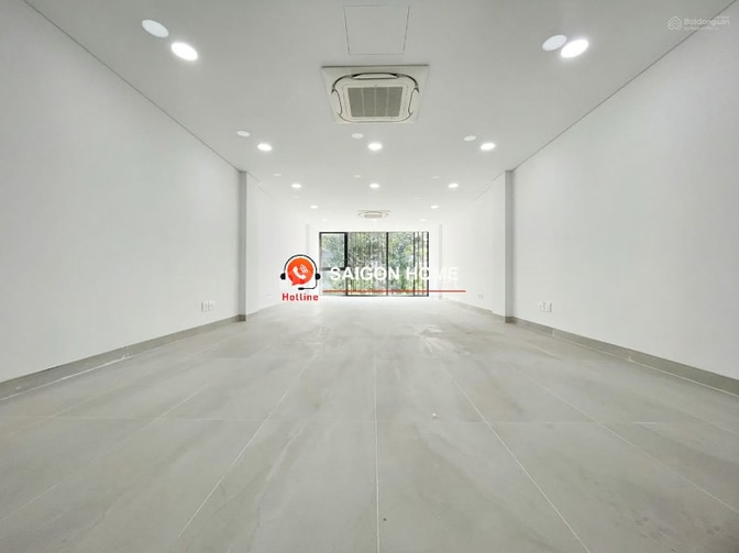 CHO THUÊ TÒA NHÀ VĂN PHÒNG  HẦM 5 TẦNG NỔI 500m2 SÀN TRỐNG SUỐT