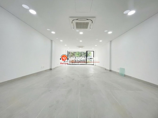 CHO THUÊ TÒA NHÀ VĂN PHÒNG  HẦM 5 TẦNG NỔI 500m2 SÀN TRỐNG SUỐT