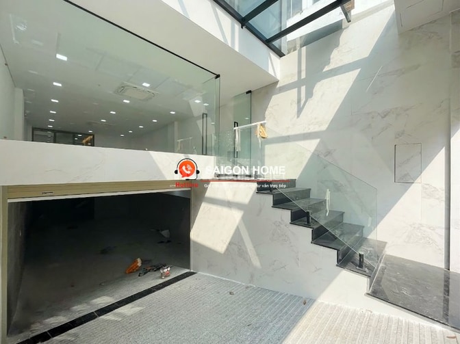 CHO THUÊ TÒA NHÀ VĂN PHÒNG  HẦM 5 TẦNG NỔI 500m2 SÀN TRỐNG SUỐT