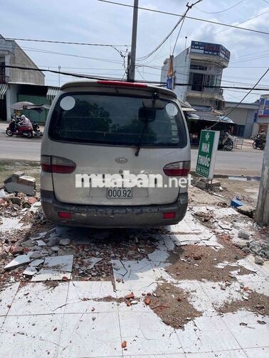 Hyundai Starex 2005 Bạc 5 chỗ