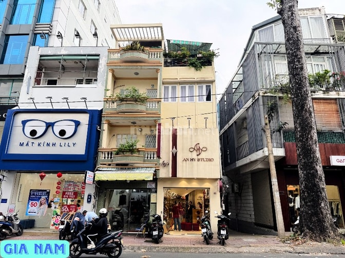 BÁN NHÀ GÓC 2 MẶT TIỀN KINH DOANH : 101 TRẦN QUANG DIỆU - P. 14 - Q. 3