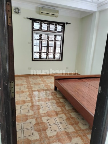 Cho thuê nhà ngõ 696 Nguyễn Văn Cừ, quận Long Biên ( P.Bồ Đề )