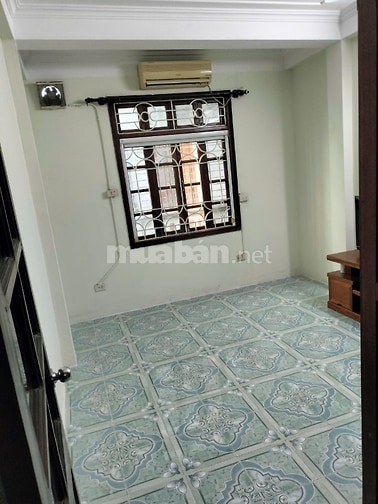 Cho thuê nhà ngõ 696 Nguyễn Văn Cừ, quận Long Biên ( P.Bồ Đề )