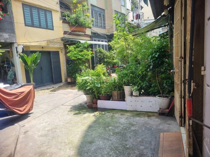 Bán nhà Q1, tpHCM. Đc TK2/36 Trần Hưng Đạo, p Cầu Ông Lãnh 