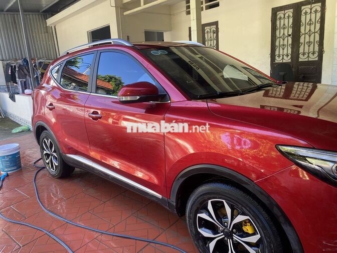 MG ZS đỏ
