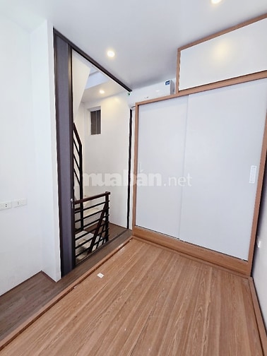 Nhà lô góc, mặt tiền thoáng, tại phố Tôn Đức Thắng, giá 2,45 tỷ