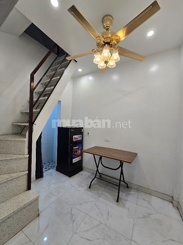 Nhà lô góc, mặt tiền thoáng, tại phố Tôn Đức Thắng, giá 2,45 tỷ