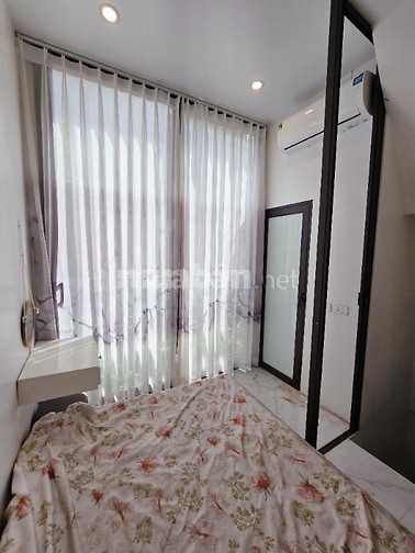 Nhà lô góc, mặt tiền thoáng, tại phố Tôn Đức Thắng, giá 2,45 tỷ