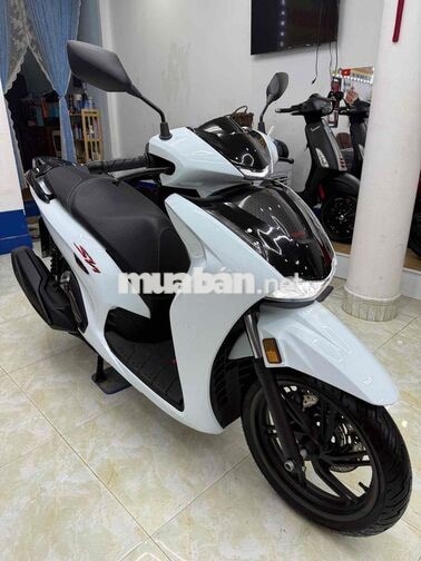 Honda SH 350i 2025 Trắng Spotify 8000 km