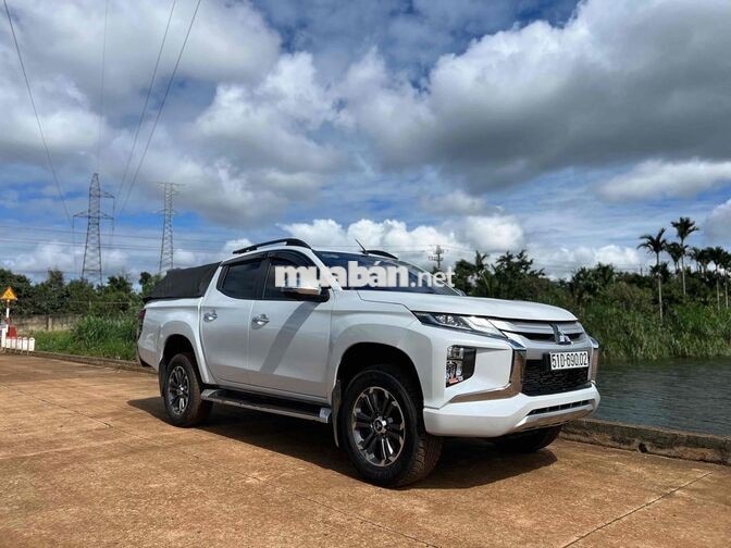 Mitsubishi Triton 2021 AT 4x2 Mivec Premium Trắng