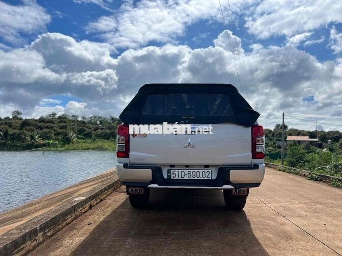 Mitsubishi Triton 2021 AT 4x2 Mivec Premium Trắng